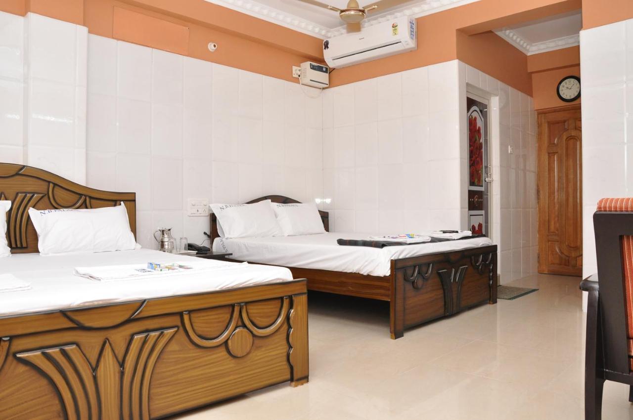 Nb Palace Madras Buitenkant foto